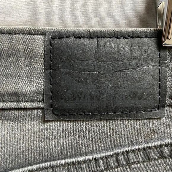 Levi’s 711 low rise skinny distressed black denim jeans Sz  26 - Picture 5 of 9